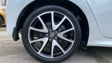 Toyota Yaris 1.5 Hybrid Dynamic 5dr CVT Hybrid Hatchback